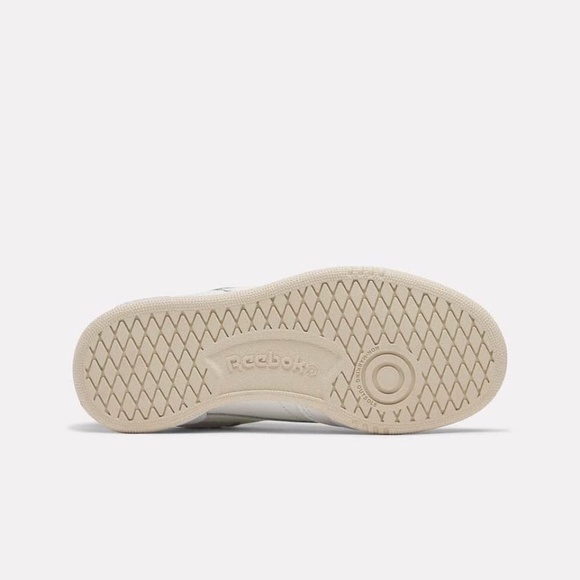 BRAND NEW girl boy unisex youth reebok club c tennis white leather shoes 4.5Y - Picture 5 of 8